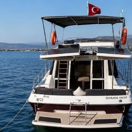 Oeluedeniz Vip Motor Yat ספינת מלון